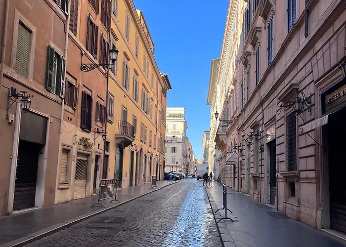 Luxury In By Spanish Steps